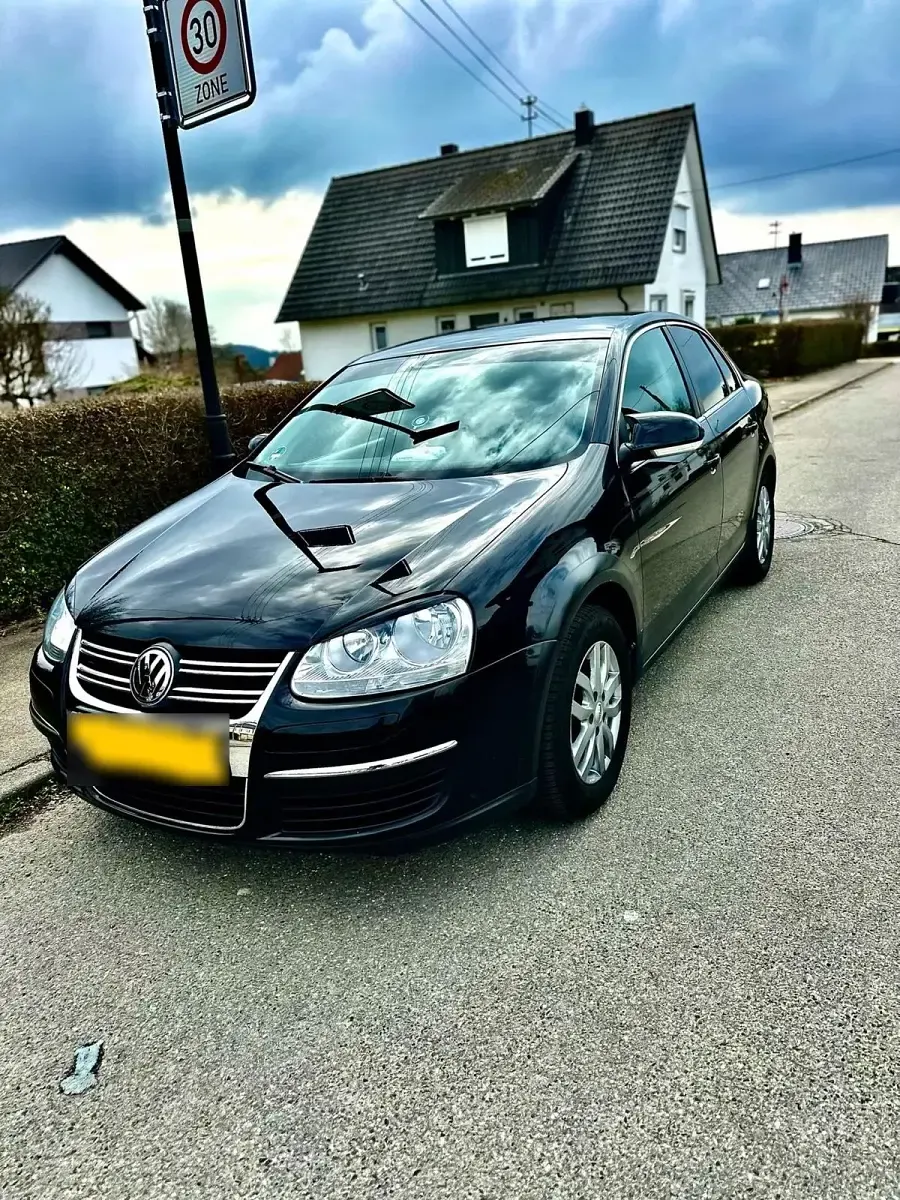 Gebraucht VW Jetta 105 PS (77 kW) 2005 Schwarz Limousine