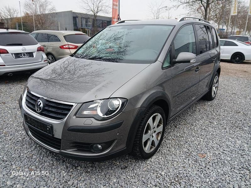 Grau Gebraucht 2008 VW Touran Cross Van / Kleinbus | 4.290 € (Superpreis) - Bild 1/4