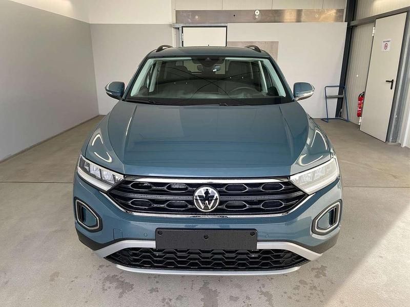 Neu VW T-Roc Life 150 PS (110 kW) 2026 [z3z3] petroleum blue me... SUV