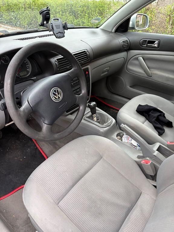 Gebraucht VW Passat Trendline 150 PS (110 kW) 2001 Silber Kombi