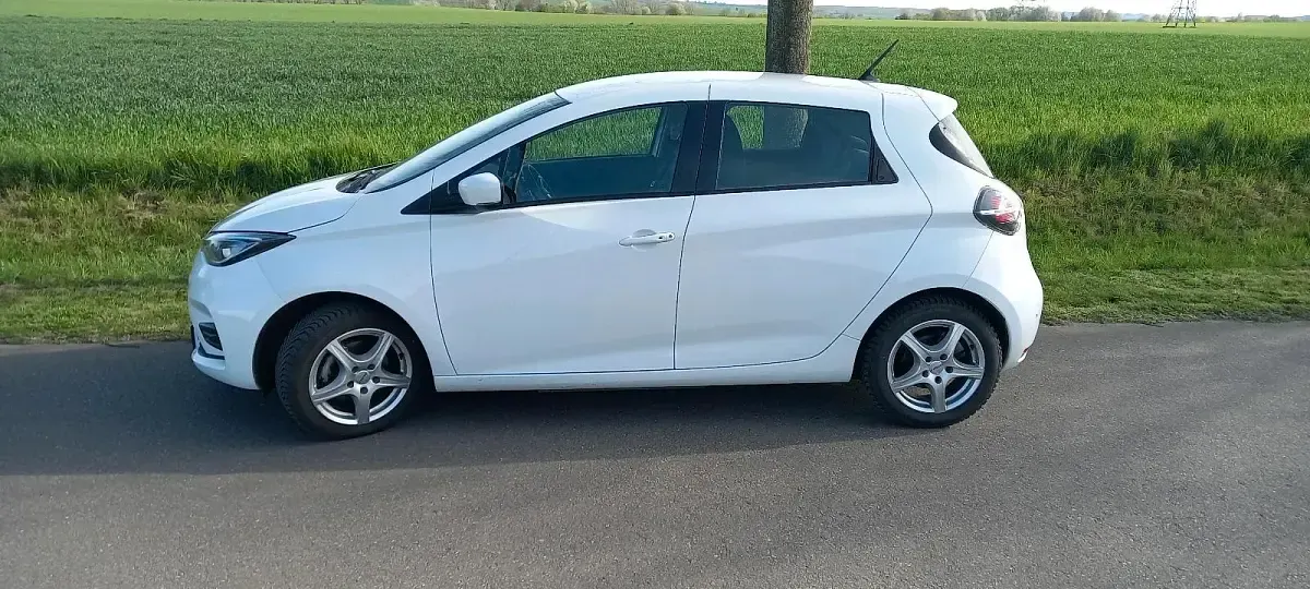 Gebraucht Renault Zoe Intens 50 kW (69 PS) 2020 Weiß Kleinwagen