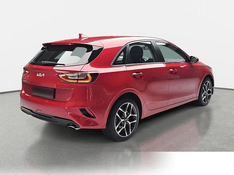 Gebraucht Kia Ceed Spirit 140 PS (102 kW) 2024 Metallic Kleinwagen