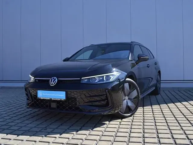 Gebraucht VW Passat IQ Drive 150 PS (110 kW) 2024 Schwarz (grenadillschwarz metallic) Kombi