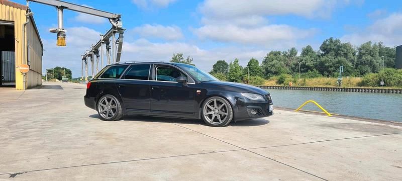 Schwarz Gebraucht 2012 Seat Exeo Sport Kombi | 4.500 € - Bild 1/4