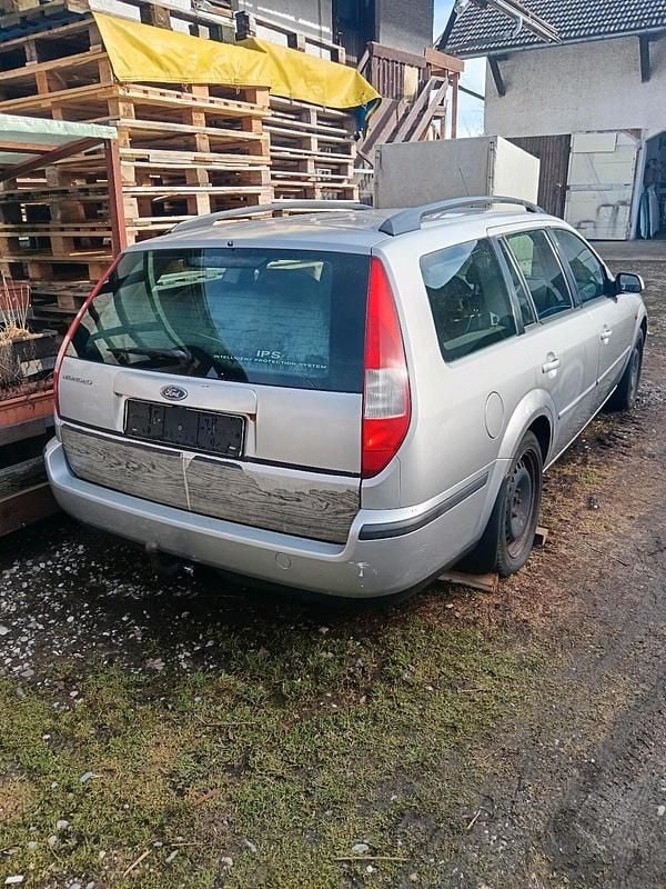 Gebraucht Ford Mondeo 145 PS (106 kW) 2001 Silber Kombi