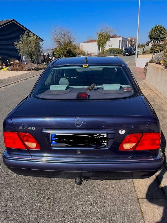 Gebraucht Mercedes E240 Elegance 170 PS (125 kW) 1997 Blau Limousine