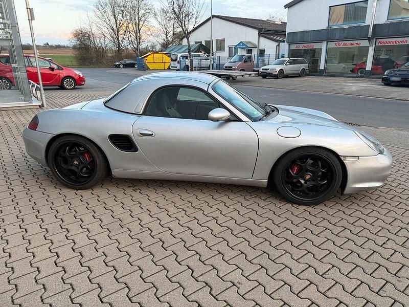 Gebraucht Porsche 986 Boxster 225 PS (165 kW) 1999 Silber Cabrio