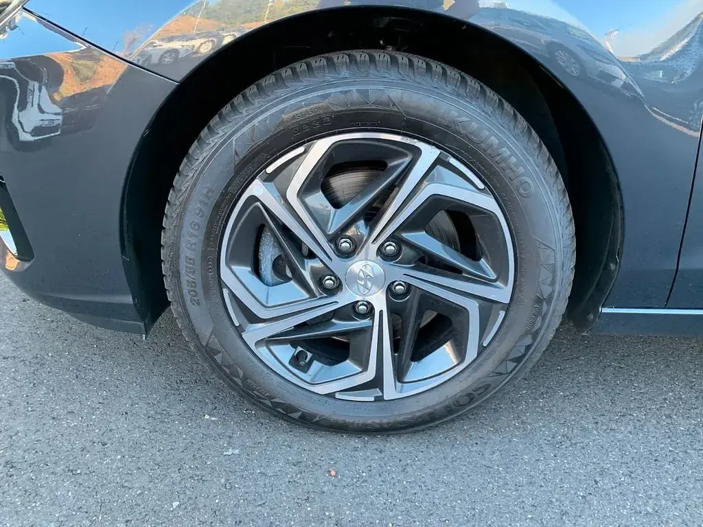 Gebraucht Hyundai i30 Select 120 PS (88 kW) 2023 Grau Limousine
