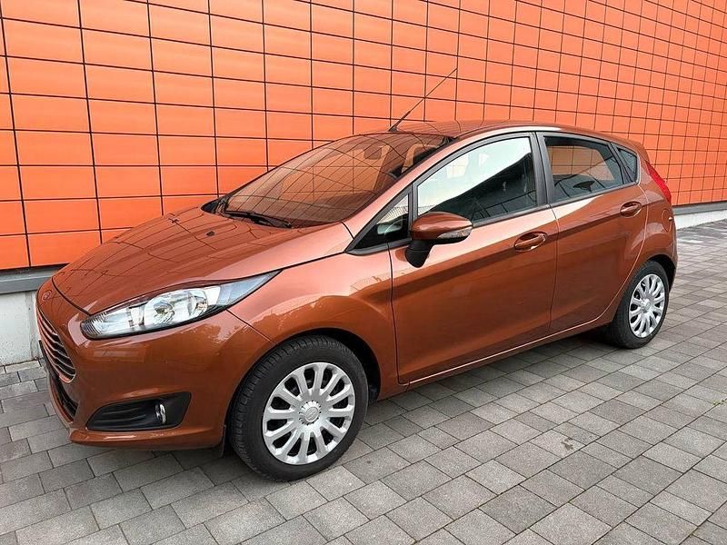 Braun Gebraucht 2013 Ford Fiesta Trend Kleinwagen | 3.500 € (Fairer Preis) - Bild 1/4