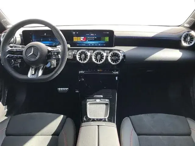 Gebraucht Mercedes CLA35 AMG AMG 306 PS (225 kW) 2024 Metalliclack kosmosschwarz Coupé