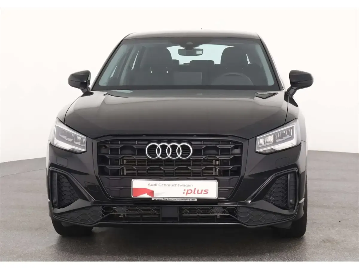Gebraucht Audi Q2 S-Line 150 PS (110 kW) 2025 Mythosschwarz metallic SUV