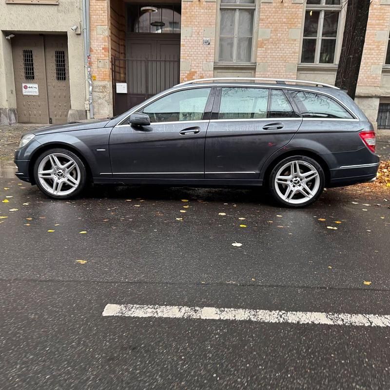 Gebraucht Mercedes C200 Avantgarde 184 PS (135 kW) 2010 Grau Kombi
