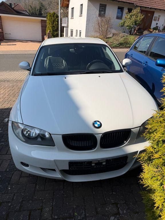 Gebraucht BMW 116 Sport Line 122 PS (89 kW) 2012 Weiß Kleinwagen