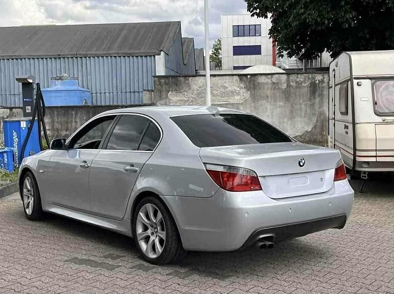 Grau Gebraucht 2005 BMW 525 Limousine | 3.999 € (Guter Preis) - Bild 1/4