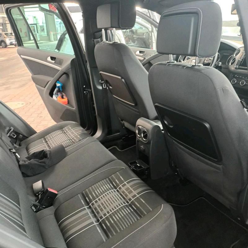 Gebraucht VW Tiguan LOUNGE 184 PS (135 kW) 2015 Grau SUV