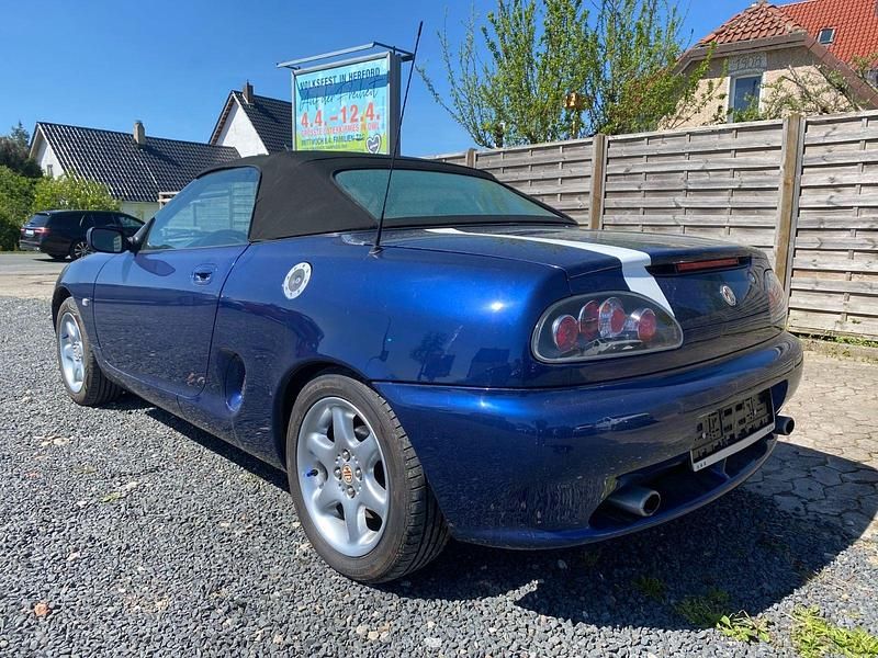 Second-hand MG F 120 CP (88 kW) 2001 Albastru Cabrio