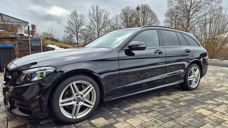 Gebraucht Mercedes C300e AMG line 306 PS (225 kW) 2021 Schwarz Kombi