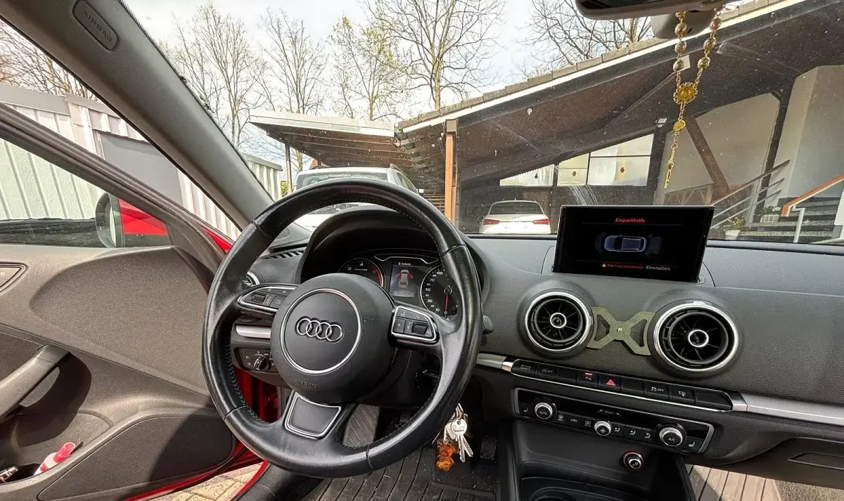 Gebraucht Audi A3 150 PS (110 kW) 2015 Rot Limousine