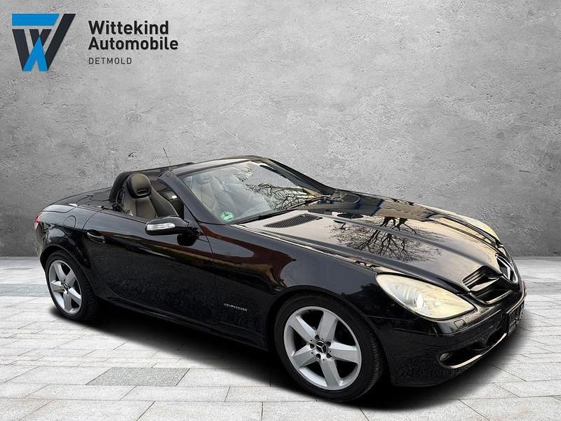 Schwarz Gebraucht 2007 Mercedes SLK200 Cabrio | 7.499 € (Guter Preis) - Bild 1/4