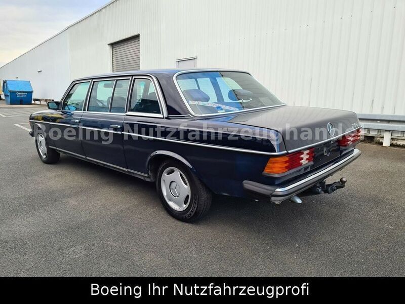 Gebraucht Mercedes 250 140 PS (102 kW) 1987 Blau Limousine