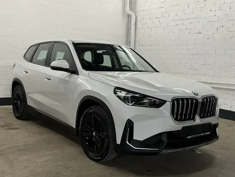 Gebraucht BMW iX1 230 kW (313 PS) 2023 Mineralweiss metallic SUV