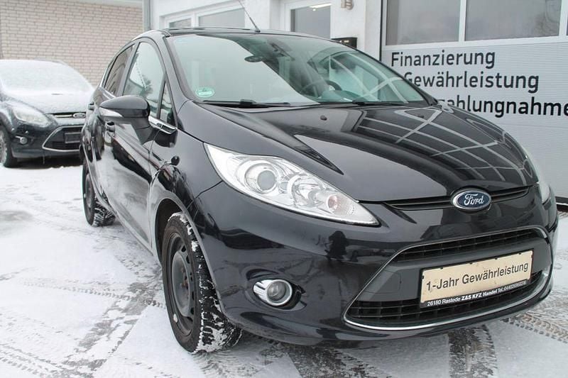 Schwarz Gebraucht 2010 Ford Fiesta Titanium Kleinwagen | 3.998 € (Fairer Preis) - Bild 1/4