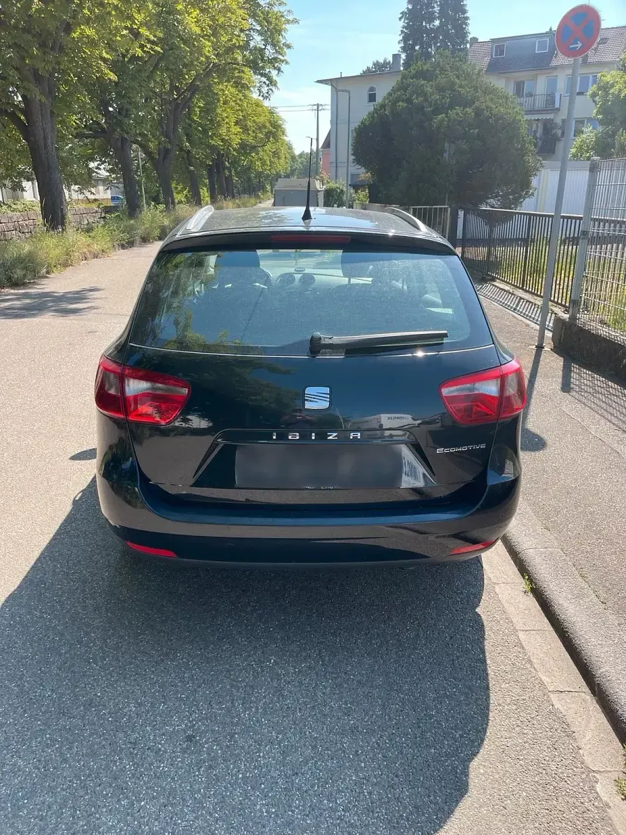 Gebraucht VW Golf VI 105 PS (77 kW) 2011 Schwarz Kleinwagen