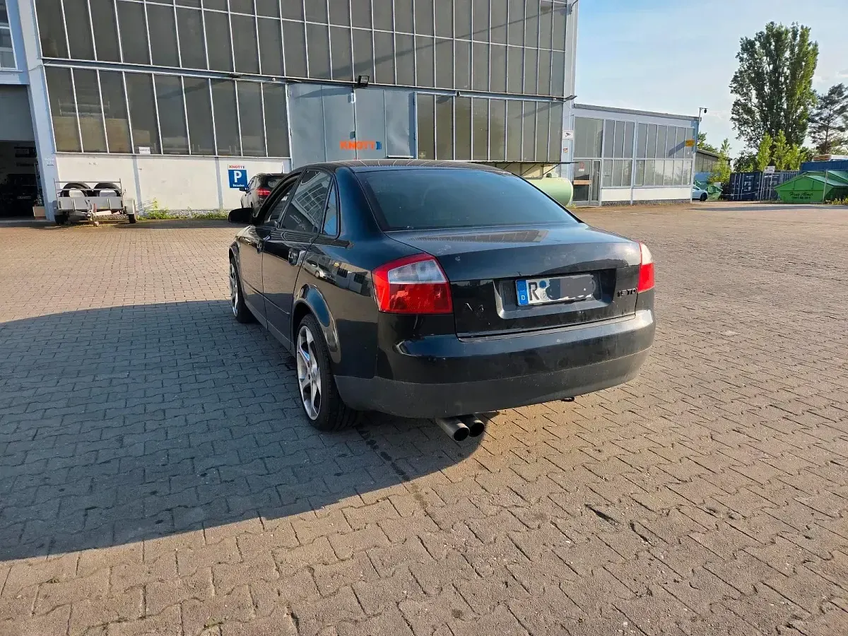 Gebraucht Audi A4 101 PS (74 kW) 2001 Schwarz Limousine
