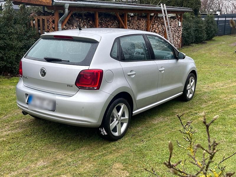 Gebraucht VW Polo 90 PS (66 kW) 2014 Silber Kleinwagen