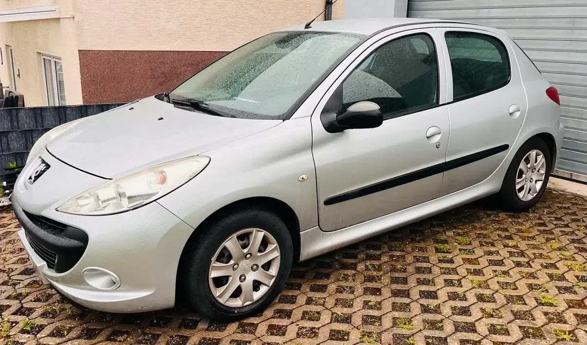 Gebraucht Peugeot 206 68 PS (50 kW) 2006 Silber Kleinwagen