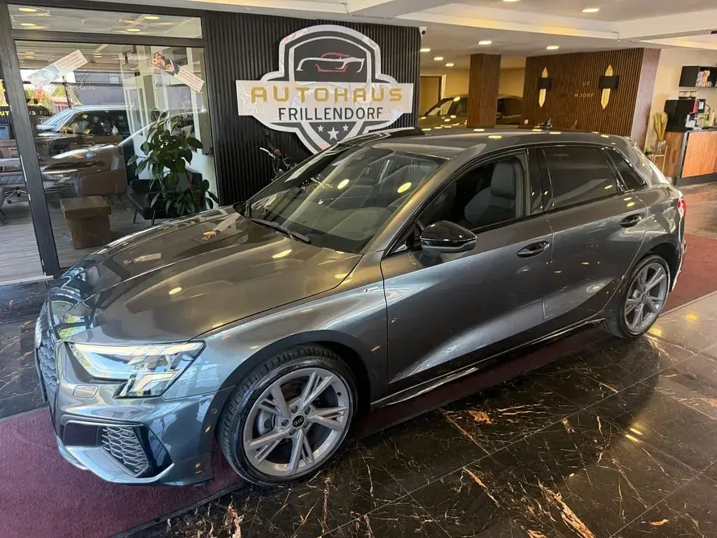 Gebraucht Audi A3 S-Line 150 PS (110 kW) 2022 Grau Limousine
