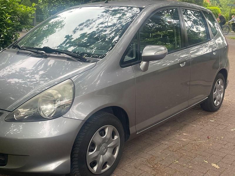 Grau Gebraucht 2006 Honda Jazz LS Kleinwagen | 1.500 € (Guter Preis) - Bild 1/4