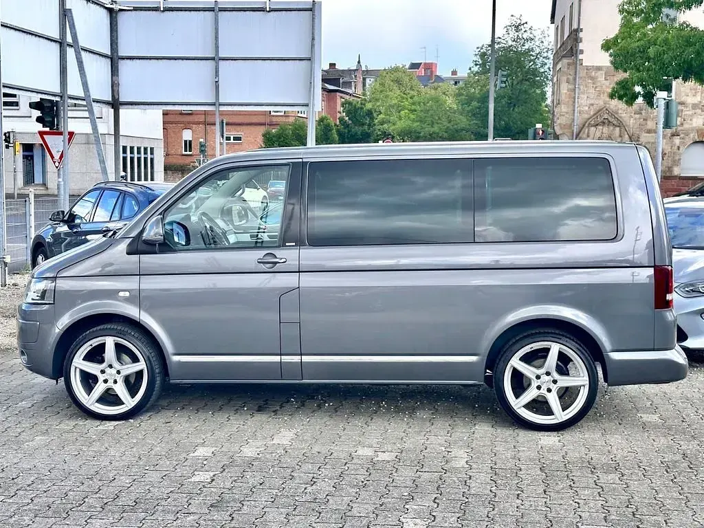 Gebraucht VW Multivan Cup 140 PS (102 kW) 2015 Grau Van / Kleinbus