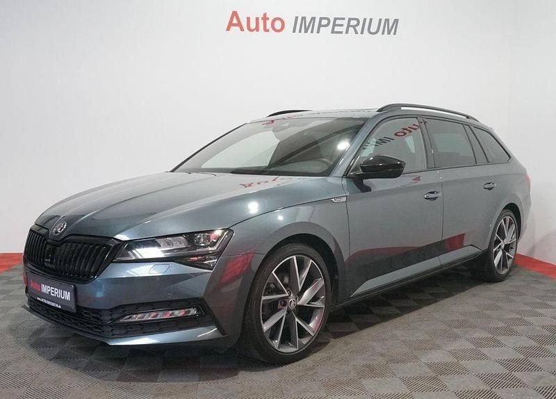 Grau Gebraucht 2021 Skoda Superb SportLine Kombi | 29.990 € (Fairer Preis) - Bild 1/4