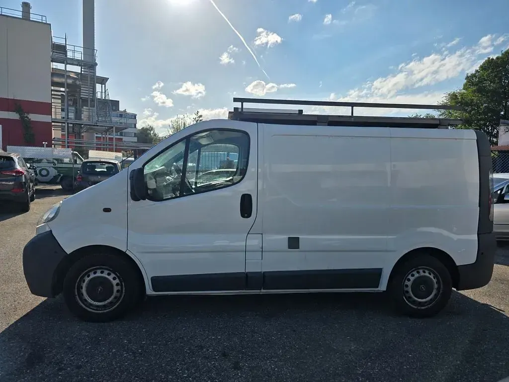 Gebraucht Opel Vivaro 101 PS (74 kW) 2006 Weiß Van / Kleinbus