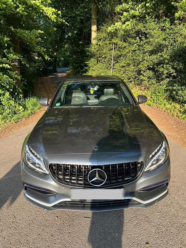 Grau Gebraucht 2016 Mercedes C63 AMG AMG Limousine | 33.455 € (Guter Preis) - Bild 1/4