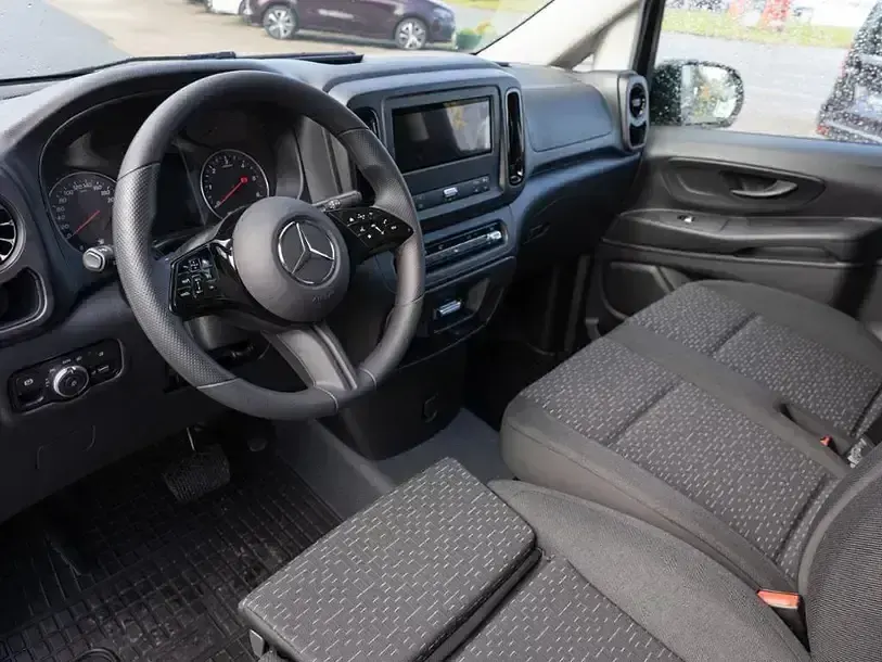 Neu Mercedes Vito 2026 Schwarz Van