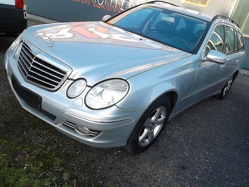 Gebraucht Mercedes E220 170 PS (125 kW) 2007 Silber Kombi