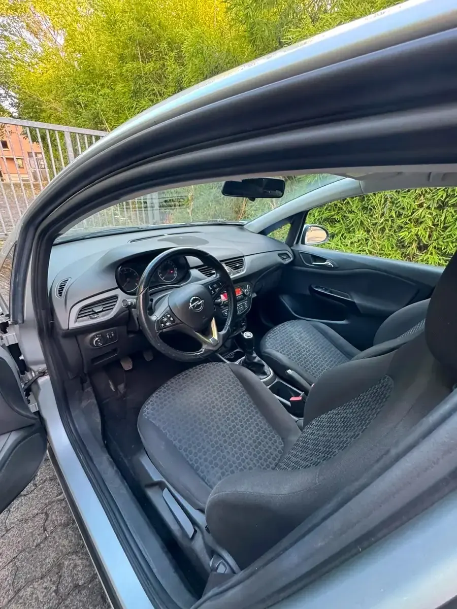 Gebraucht Opel Corsa 90 PS (66 kW) 2016 Silber Kleinwagen
