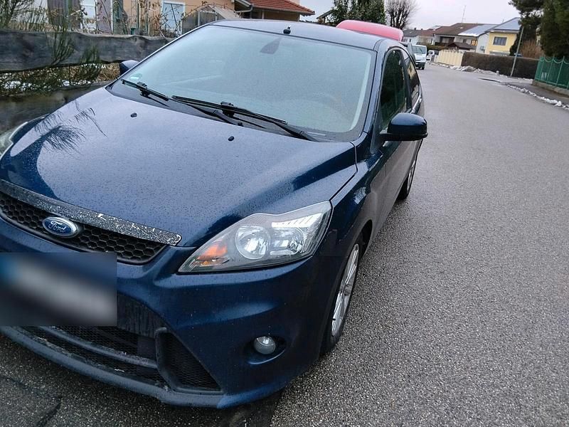 Second-hand Ford Focus 101 CP (74 kW) 2011 Albastru Hatchback