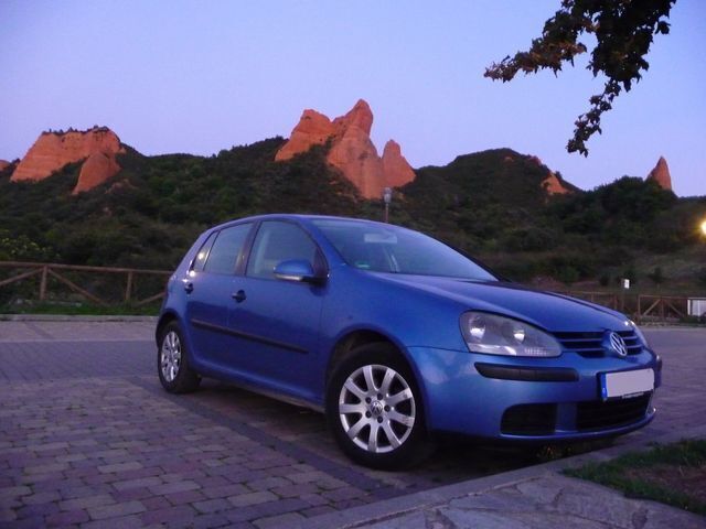 Blau metallic Gebraucht 2005 VW Golf V Comfortline Limousine | 5.000 € - Bild 1/1