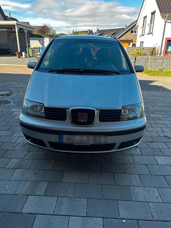 Silber Gebraucht 2003 Seat Alhambra Van / Kleinbus | 2.500 € (Fairer Preis) - Bild 1/4