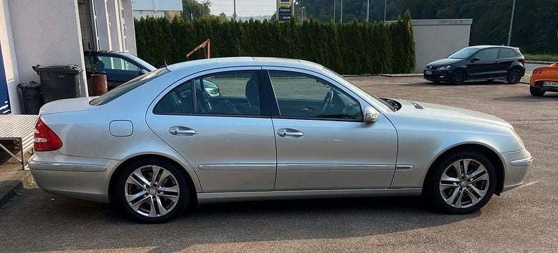 Gebraucht Mercedes E320 Elegance 224 PS (164 kW) 2002 Silber Limousine