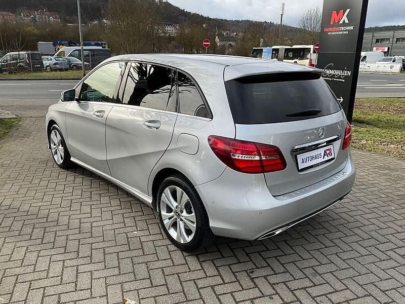 Gebraucht Mercedes 220 Style 170 PS (125 kW) 2018 Silber Limousine