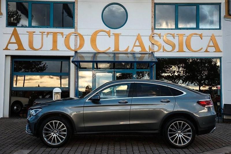 Gebraucht Mercedes GLC300e 306 PS (225 kW) 2021 Grau Coupé