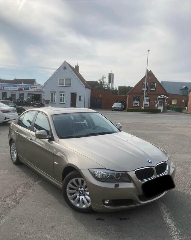 Braun Gebraucht 2009 BMW 320 Limousine | 4.000 € (Superpreis) - Bild 1/4