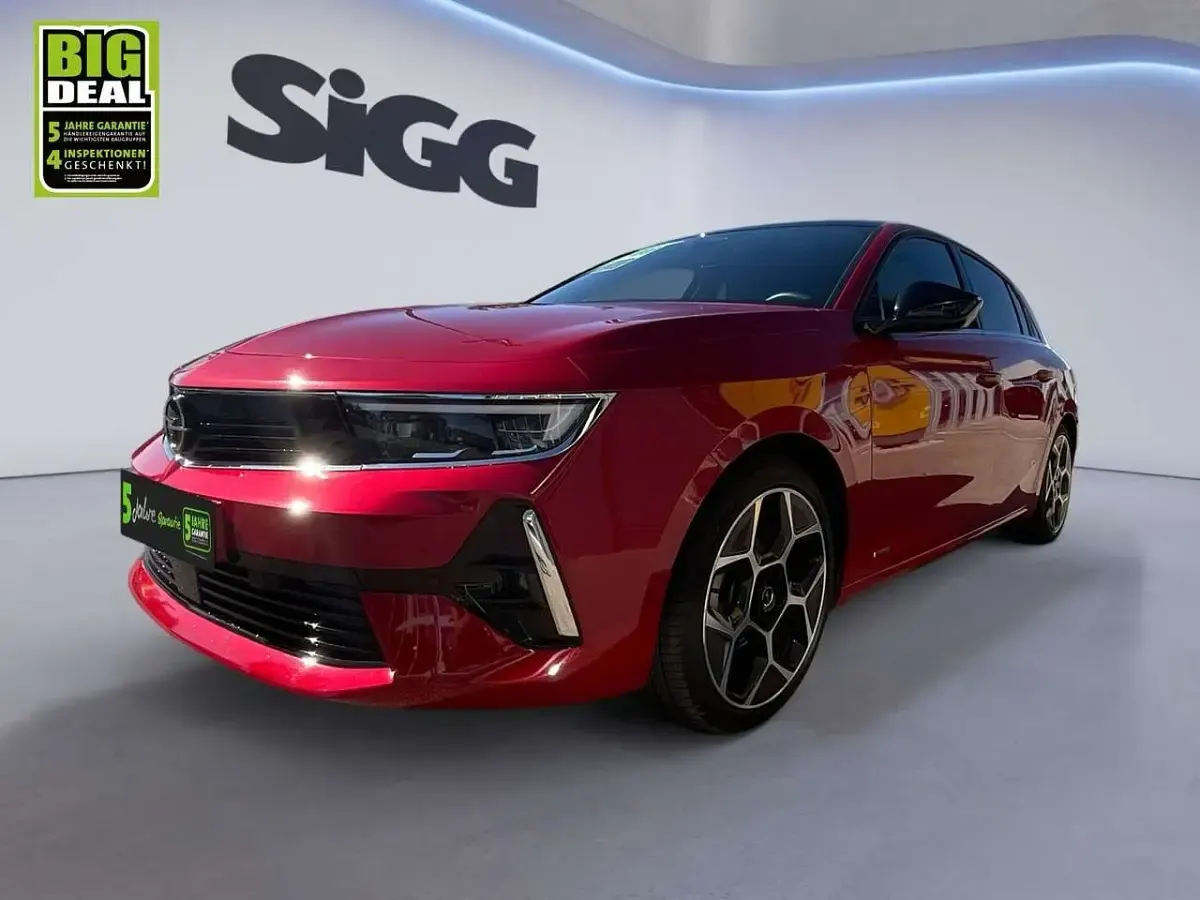Gebraucht Opel Astra Ultimate 131 PS (96 kW) 2022 Chili rot (metallic) Limousine