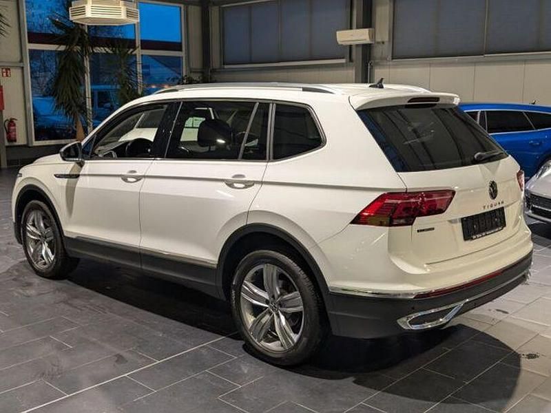 Gebraucht VW Tiguan Allspace Elegance 200 PS (147 kW) 2023 Weiß SUV