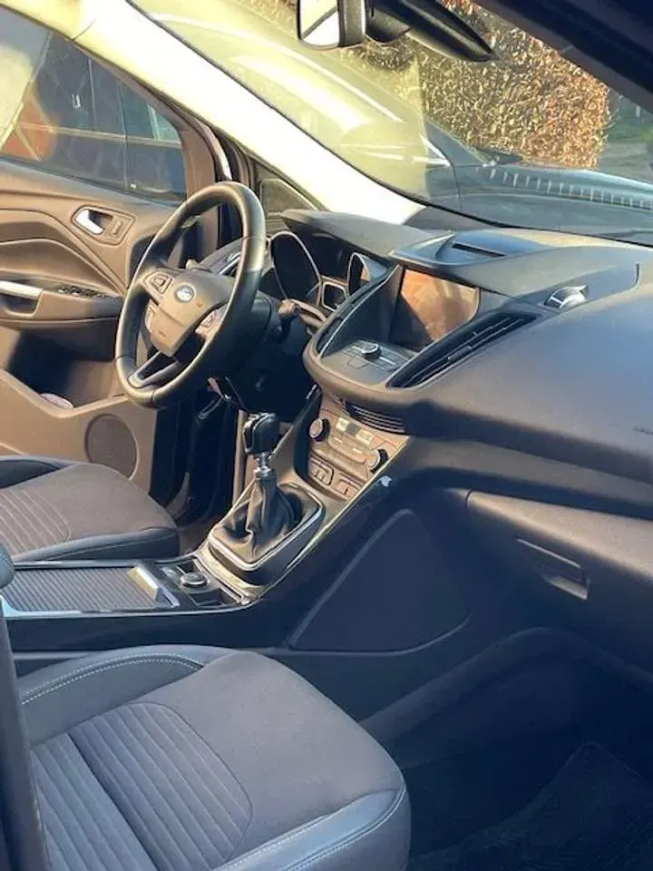 Gebraucht Ford Kuga Titanium 150 PS (110 kW) 2020 Schwarz SUV