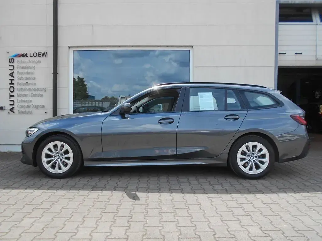 Gebraucht BMW 318 150 PS (110 kW) 2022 Grau Kombi